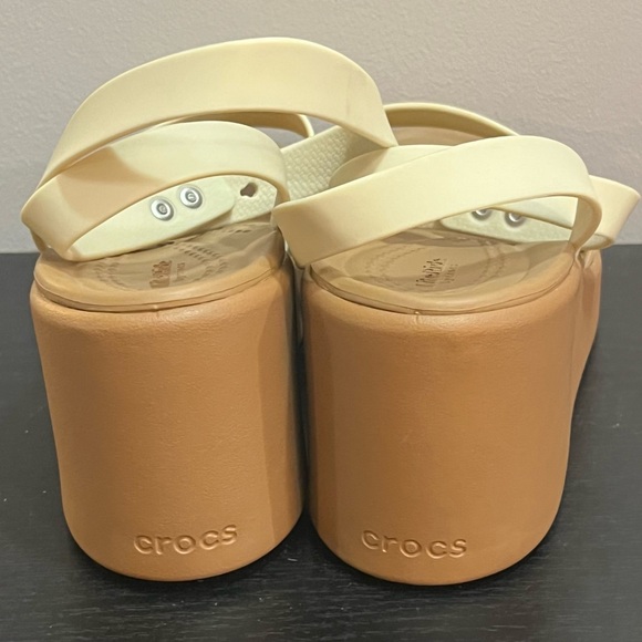 NWOT CROCS Women's Brooklyn Ankle Strap Cream and Brown Wedge Sandals - Picture 10 of 13